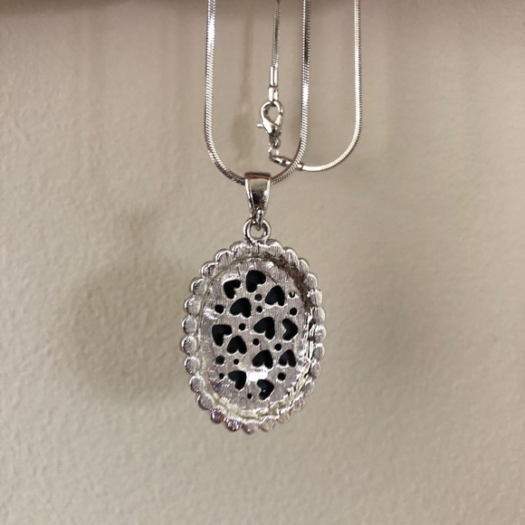 Necklace with cameo pendant - Picture 4 of 8